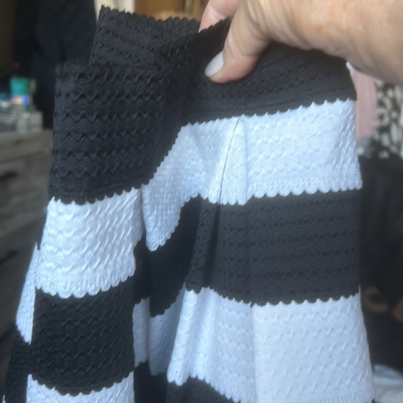 Mini skirt with a stiffer material. Nice quality - Picture 3 of 3